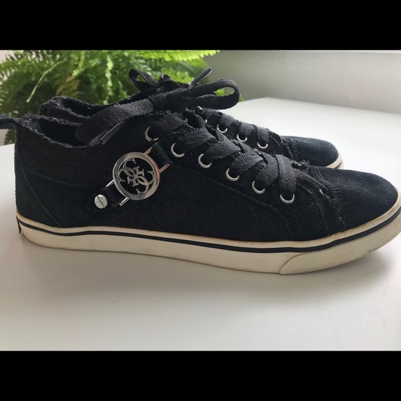 Guess shoes size 7 - Picture 2 of 5